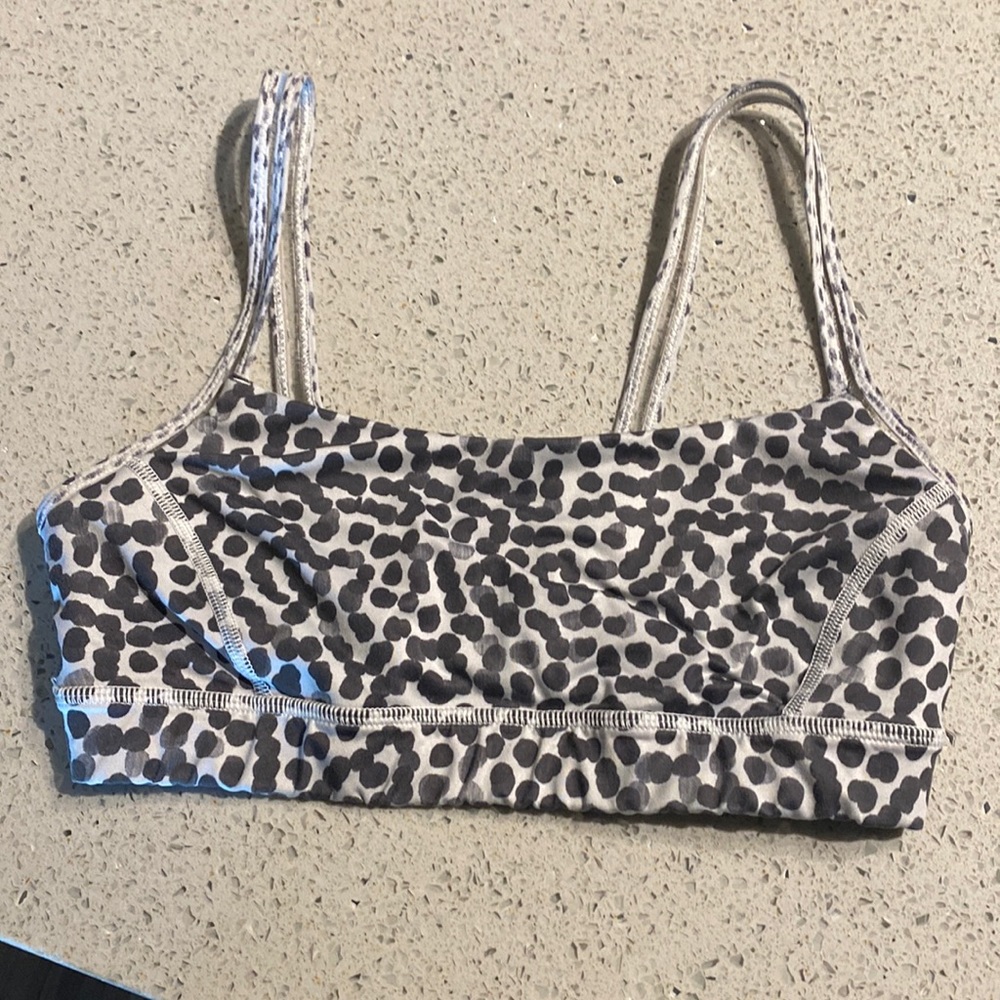 Lululemon sports bra